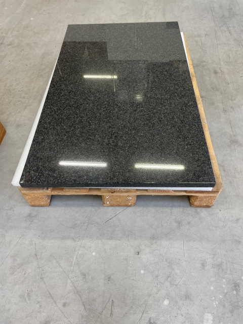 Granit Abdeckung, 1230 x 720 x 30 mm